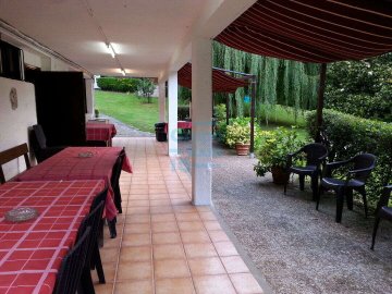 Foto 11 de Espectacular complejo rural, con casa, cabaña, piscina y terreno, a la venta en Hernani.