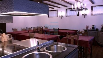 Foto 12 de Espectacular complejo rural, con casa, cabaña, piscina y terreno, a la venta en Hernani.