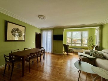 Foto 5 de Alquiler temporal para AGOSTO en Gros, al comienzo de Pº Colón a un paso del Kursal y la playa Foto 5 de Alquiler temporal para AGOSTO en Gros, al comienzo de Pº Colón a un paso del Kursal y la playa