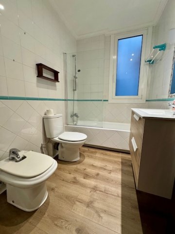 Foto 16 de Alquiler temporal para AGOSTO en Gros, al comienzo de Pº Colón a un paso del Kursal y la playa Foto 16 de Alquiler temporal para AGOSTO en Gros, al comienzo de Pº Colón a un paso del Kursal y la playa