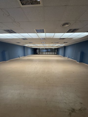 Foto 6 de Pabellón en alquiler en Pº Ubarburu, Martutene de 426 m2.