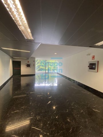 Foto 27 de Edificio Beiza Oficina luminosa, en esquina con 4 plazas de garaje opcionales Foto 27 de Edificio Beiza Oficina luminosa, en esquina con 4 plazas de garaje opcionales