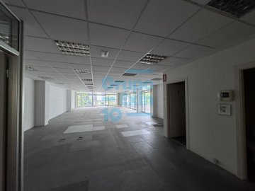Foto 36 de Edificio Beiza Oficina luminosa, en esquina con 4 plazas de garaje opcionales
