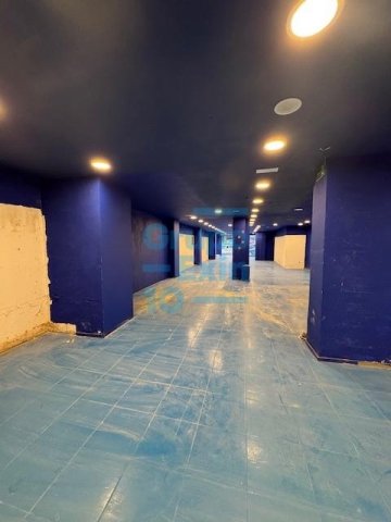 Foto 27 de Fachada principal a Carlos I.