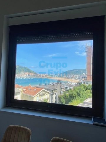 Foto 3 de Vistas bahia, con garaje cerrado. Vacío