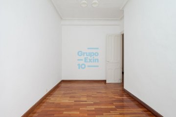 Foto 3 de Calle Prim junto Plaza Bilbao , a reformar Foto 3 de Calle Prim junto Plaza Bilbao , a reformar