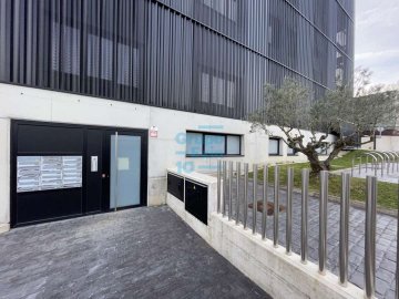 Foto 2 de Oficina de esquina a estrenar, exterior con baño. Foto 2 de Oficina de esquina a estrenar, exterior con baño.