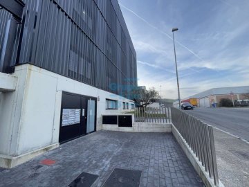 Foto 14 de Oficina de esquina a estrenar, exterior con baño. Foto 14 de Oficina de esquina a estrenar, exterior con baño.