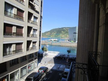 Foto 24 de Piso exterior con balcón, amueblado