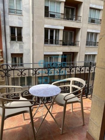 Foto 27 de Piso exterior con balcón, amueblado