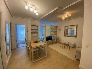 Foto 34 de Piso exterior con balcón, amueblado