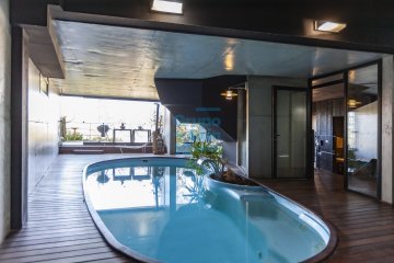 Foto 4 de Preciosa y única villa de diseño con los mejores materiales, ascensor, piscina, sauna y jardines con plantas tropicales