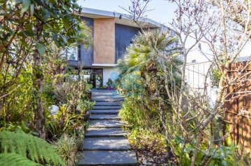 Foto 6 de Preciosa y única villa de diseño con los mejores materiales, ascensor, piscina, sauna y jardines con plantas tropicales