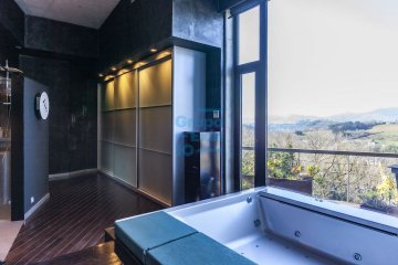 Foto 24 de Preciosa y única villa de diseño con los mejores materiales, ascensor, piscina, sauna y jardines con plantas tropicales