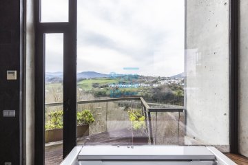 Foto 66 de Preciosa y única villa de diseño con los mejores materiales, ascensor, piscina, sauna y jardines con plantas tropicales