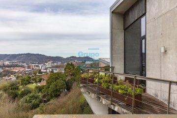 Foto 74 de Preciosa y única villa de diseño con los mejores materiales, ascensor, piscina, sauna y jardines con plantas tropicales
