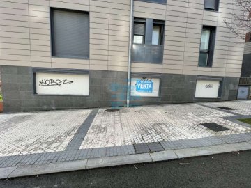 Foto 5 de Salida de Humos y posibilidad de terraza. Calle lizarra, local/oficina con fachada a la calle lizarra y a la plaza interior