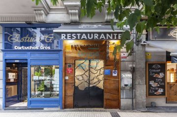 Foto 2 de Restaurante impoluto, en perfecto estado de conservación y con grandísimo fondo de comercio en pleno barrio de Gros, muy cerca de Peña y Goñi.