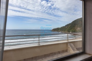 Foto 42 de Ático en primera línea, con preciosas vistas al mar y 2 amplias terrazas (al Norte y al Sur). Estado a reformar.