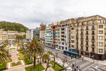 Foto 35 de Vivienda con imponentes vistas a la playa de la Concha y al ayuntamiento de San Sebastián. Requiere reforma integral