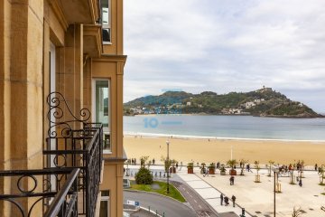 Foto 37 de Vivienda con imponentes vistas a la playa de la Concha y al ayuntamiento de San Sebastián. Requiere reforma integral