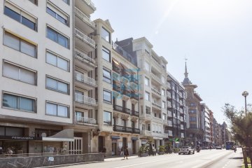 Foto 56 de Calle Hernani, vistas bahía, vivienda de lujo con 2 terrazas de 7 y 3,20 m2. Muy soleada. El precio incluye 1 trastero. Opción plaza de garaje en edificio contiguo en 95.000.-€