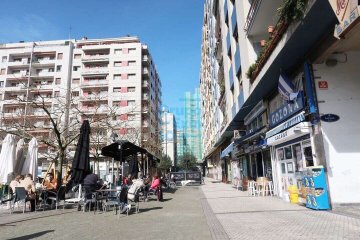 Foto 9 de INVERSIONISTAS. Local comercial en Plaza Ferrerías a pleno rendimiento como negocio de estética.