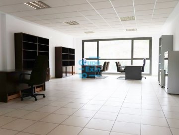 Foto 5 de Diáfana en edificio de oficinas con zona gratuita de aparcamiento exterior