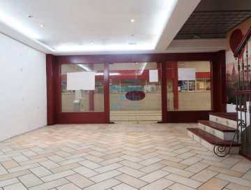 Foto 2 de Local comercial en el pasillo principal del centro comercial Mamut.
