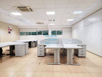 Foto 3 de Oficinas instaladas de varias superficies en planta 1º con servicios comunitarios.