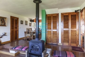 Foto 5 de Casa individual en 3 plantas con vistas panorámicas a la bahía de Txingudi. Terreno propio de 9.287 m2 con arboles frutales y frontón.