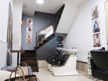 Foto 2 de PELUQUERIA en Loiola, en calle Sierra de Urbasa. POSIBILIDAD ALQUILER CON OPCION COMPRA.