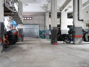 Foto 6 de Buenavista. Raya de garaje para coche pequeño dentro de garaje comunitario.