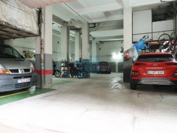 Foto 9 de Buenavista. Raya de garaje para coche pequeño dentro de garaje comunitario.