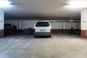 Foto 2 de Junto a las torres de Errotaburu se vende y alquila garaje para coche con muy buena maniobrabilidad.