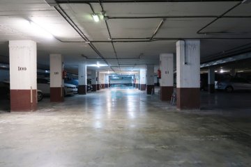 Foto 4 de Junto a las torres de Errotaburu se vende y alquila garaje para coche con muy buena maniobrabilidad.