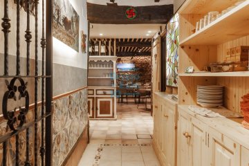 Foto 5 de Bar-Restaurante ARISTI ubicado en caserío Bifamiliar con dos viviendas, 37.000 m2 de terreno y dos parkings exteriores.