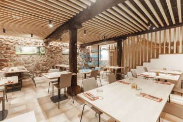 Foto 6 de Bar-Restaurante ARISTI ubicado en caserío Bifamiliar con dos viviendas, 37.000 m2 de terreno y dos parkings exteriores.