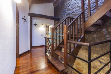 Foto 15 de Bar-Restaurante ARISTI ubicado en caserío Bifamiliar con dos viviendas, 37.000 m2 de terreno y dos parkings exteriores.