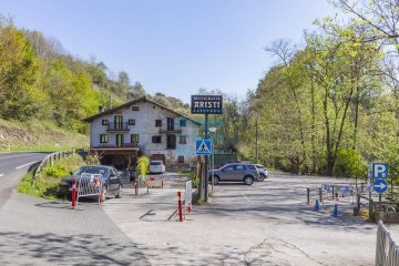 Foto 30 de Bar-Restaurante ARISTI ubicado en caserío Bifamiliar con dos viviendas, 37.000 m2 de terreno y dos parkings exteriores.