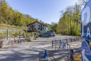 Foto 31 de Bar-Restaurante ARISTI ubicado en caserío Bifamiliar con dos viviendas, 37.000 m2 de terreno y dos parkings exteriores.