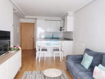 Foto 2 de Avenida de Barcelona próximo a la pasarela Mikel Laboa y al INSS se alquila vivienda amueblada. Terraza. ALQUILER TERMPORAL de SEPTIEMBRE A JUNIO (10 meses). Foto 2 de Avenida de Barcelona próximo a la pasarela Mikel Laboa y al INSS se alquila vivienda amueblada. Terraza. ALQUILER TERMPORAL de SEPTIEMBRE A JUNIO (10 meses).