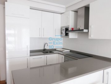 Foto 5 de Avenida de Barcelona próximo a la pasarela Mikel Laboa y al INSS se alquila vivienda amueblada. Terraza. ALQUILER TERMPORAL de SEPTIEMBRE A JUNIO (10 meses). Foto 5 de Avenida de Barcelona próximo a la pasarela Mikel Laboa y al INSS se alquila vivienda amueblada. Terraza. ALQUILER TERMPORAL de SEPTIEMBRE A JUNIO (10 meses).