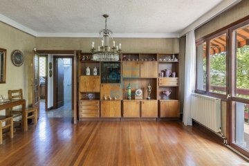 Foto 5 de Villa individual a reformar en parcela de 1.222 m² con magnífica ubicación junto al centro de Oiartzun, totalmente exterior con terraza y vistas despejadas.