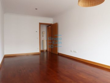 Foto 4 de Riberas de Loiola, en Avenida de Barcelona, alquilamos vivienda de salón, 2 habitaciones, 2 baños y cocina. Terraza. Alquiler estable. Se alquila vacío.