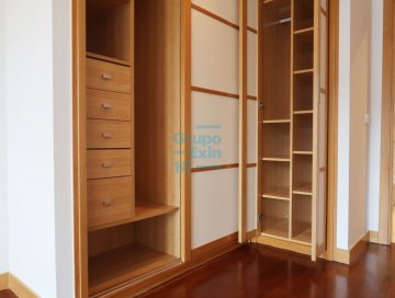 Foto 9 de Riberas de Loiola, en Avenida de Barcelona, alquilamos vivienda de salón, 2 habitaciones, 2 baños y cocina. Terraza. Alquiler estable. Se alquila vacío.