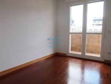 Foto 12 de Riberas de Loiola, en Avenida de Barcelona, alquilamos vivienda de salón, 2 habitaciones, 2 baños y cocina. Terraza. Alquiler estable. Se alquila vacío.