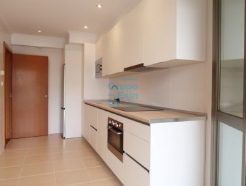 Foto 18 de Riberas de Loiola, en Avenida de Barcelona, alquilamos vivienda de salón, 2 habitaciones, 2 baños y cocina. Terraza. Alquiler estable. Se alquila vacío.