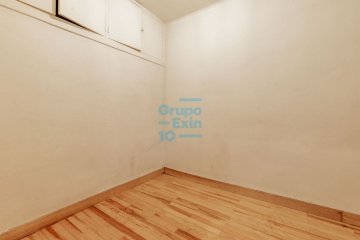 Foto 12 de Al principio de Paseo de Errondo, a escasos minutos del centro de la Ciudad, amplio piso en planta sexta exterior a patio de manzana, luminoso y soleado.