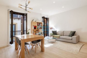 Foto 3 de Próximo a la Alameda del Boulevard, preciosa vivienda en planta tercera rehabilitada íntegramente en el año 2021. Ascensor a cota cero.
